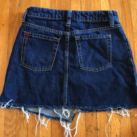 BDG- dark fade mini skirt blue denim - Picture 2 of 3